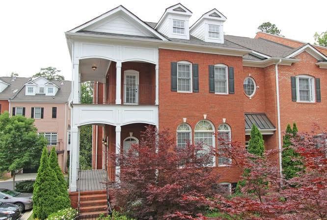 4 bedroom townhouse sold at 2595 Brookhaven Chase Lane, Brookhaven, GA 30319
