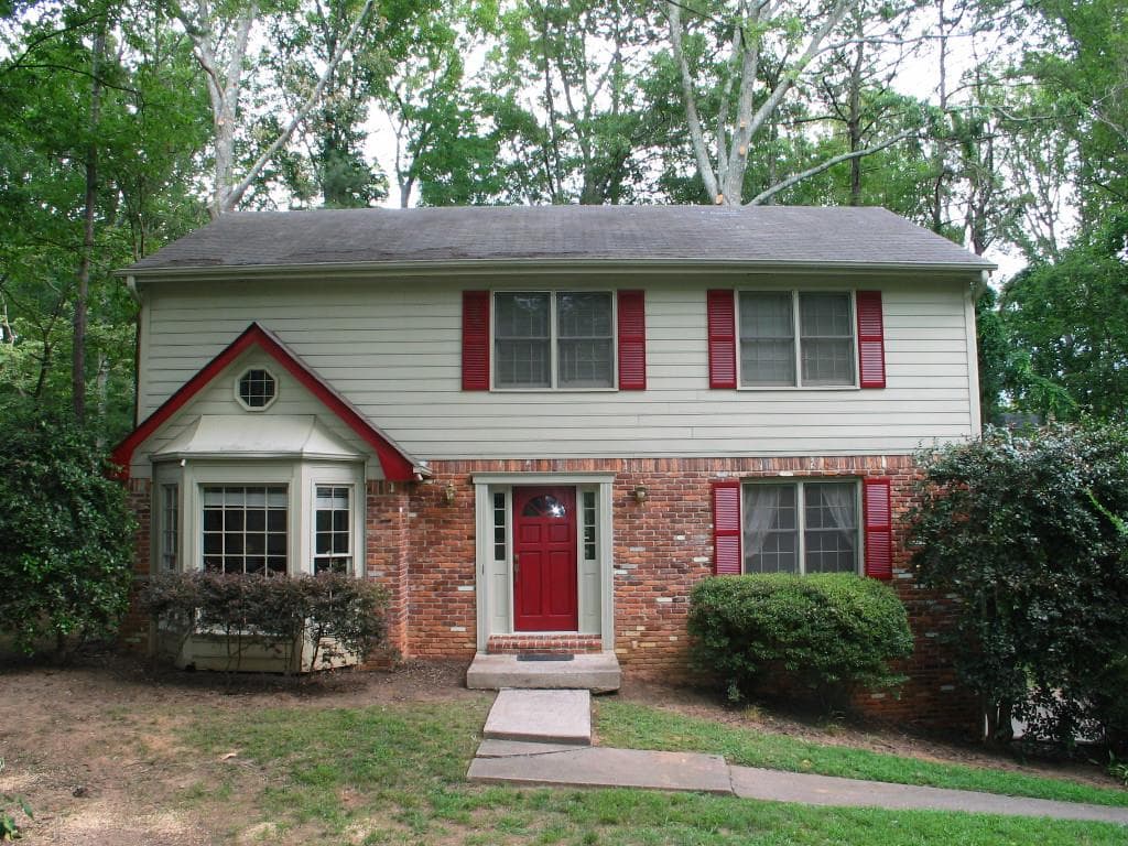 4 bedroom, 2,161 sq ft single family residence sold at 130 Spring Ridge Court, Roswell, GA 30076