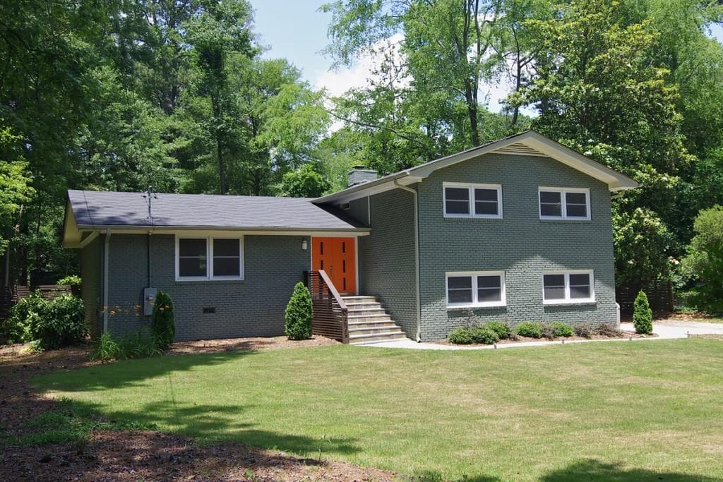 2570 Pangborn Circle, Decatur, GA 30033 — most recent listing photo