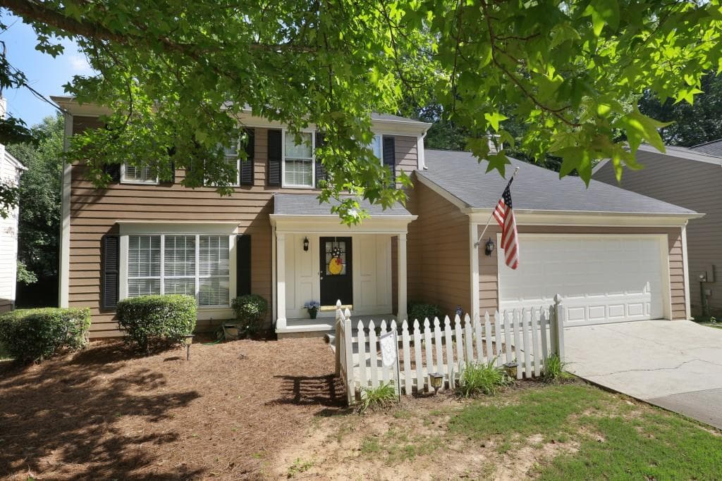 3 bedroom single family residence sold at 4935 Tanners  Spring Drive, Alpharetta, GA 30022