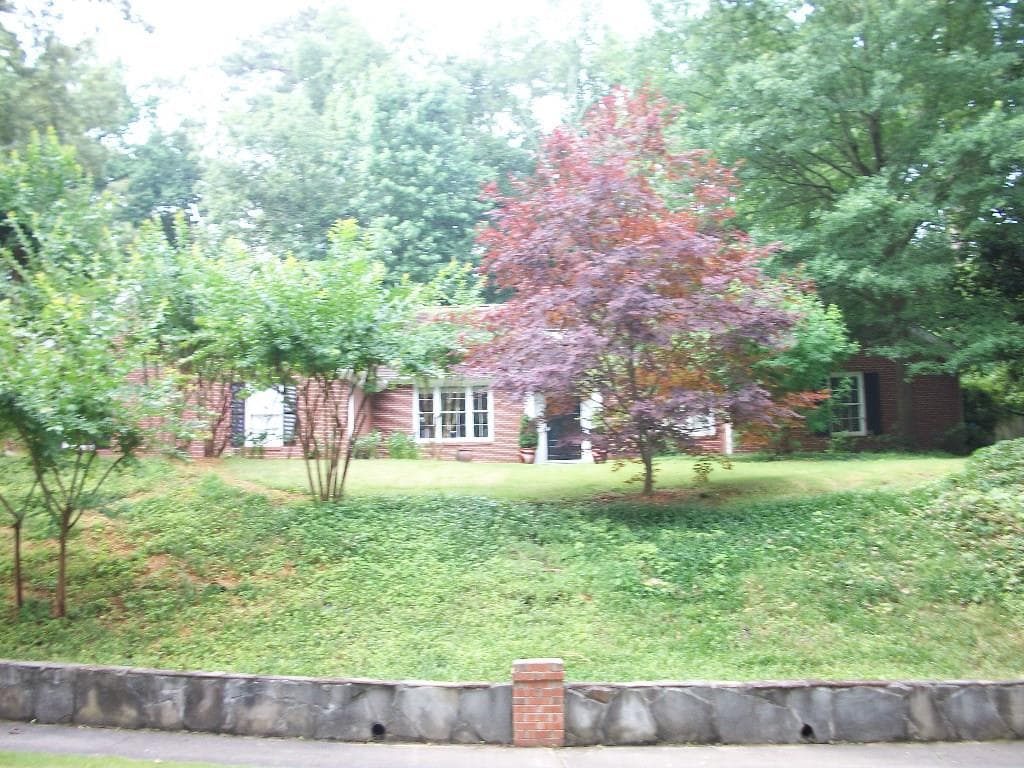 3 bedroom, 2,705 sq ft single family residence sold at 1501 Rainier Falls Drive, Atlanta, GA 30329