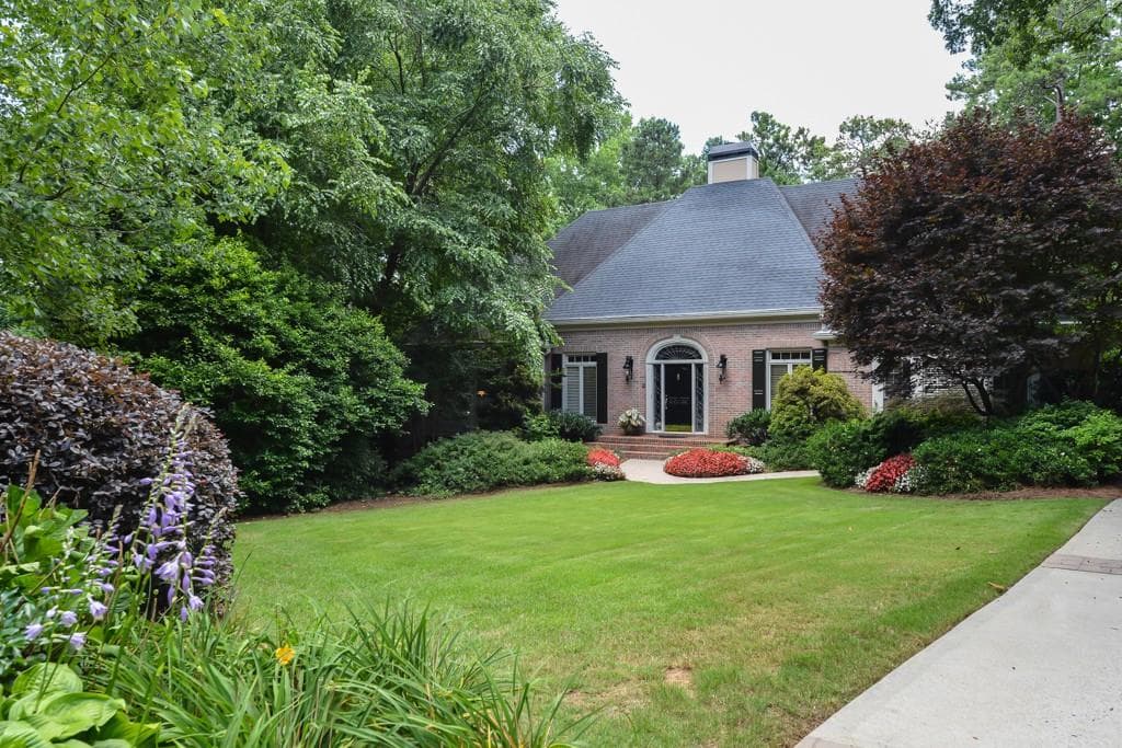 915 Curlew Court, Sandy Springs, GA 30327 — most recent listing photo