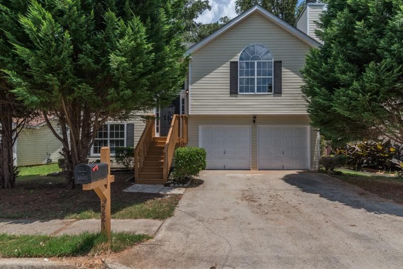 2221 Rambling Way, Lithonia, GA 30058 — most recent listing photo