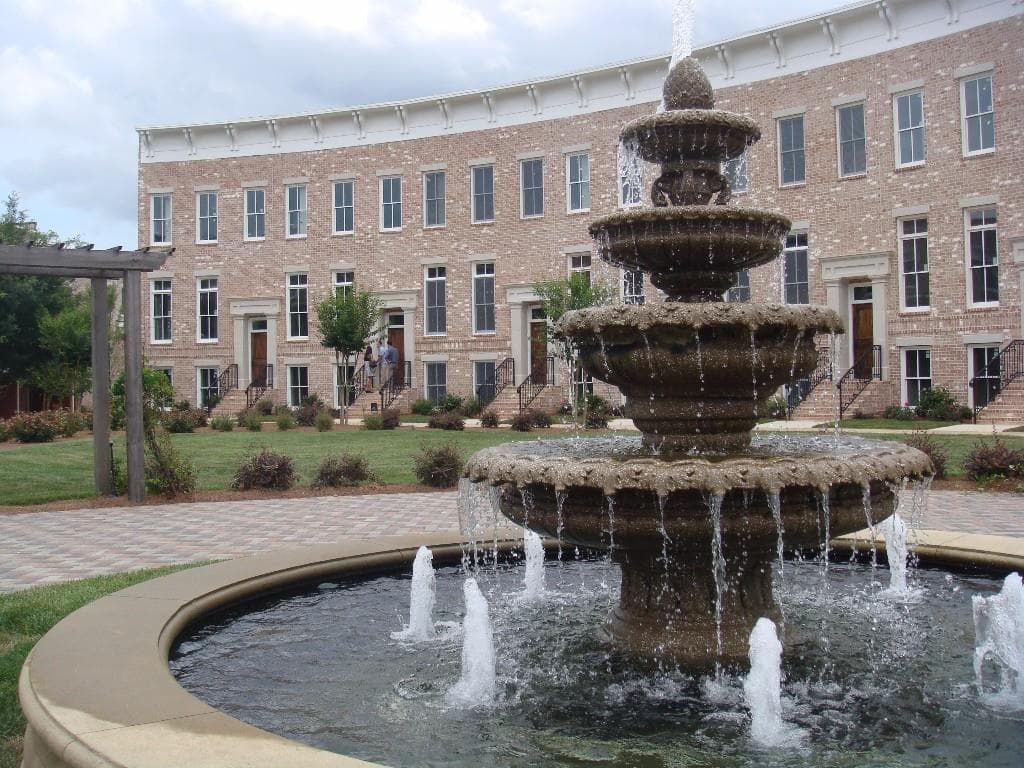 3 bedroom, 2,600 sq ft townhouse sold at 198 Inman Lane, Atlanta, GA 30307