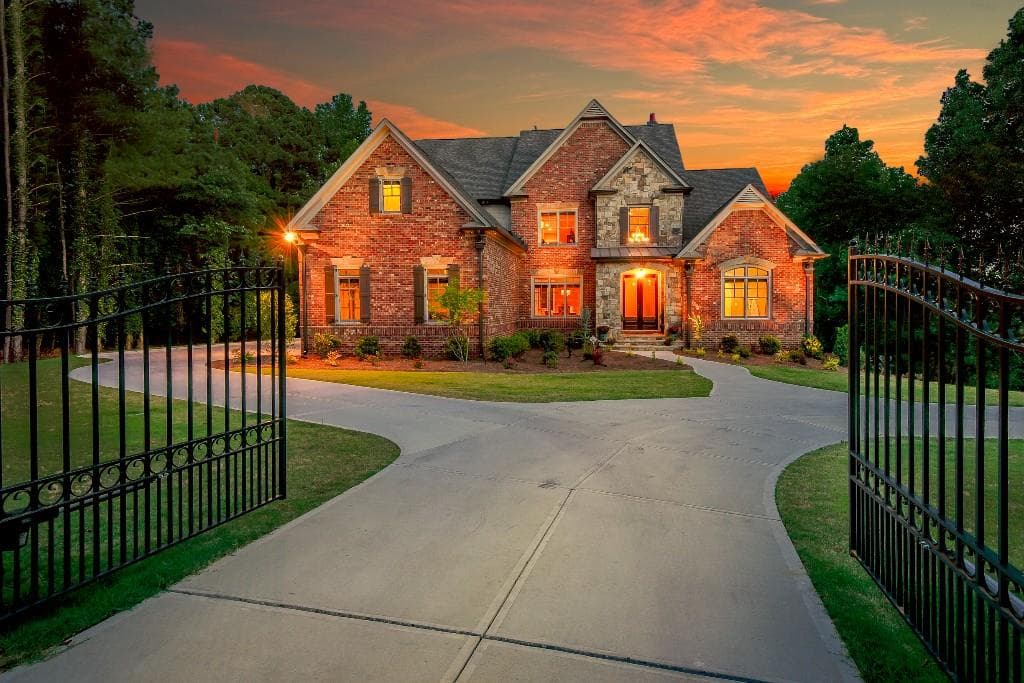 9123 Eves Circle, Roswell, GA 30076 — most recent listing photo