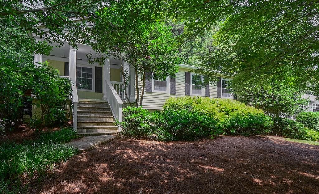 3 bedroom, 1,056 sq ft single family residence sold at 1980 Shalimar Drive, Atlanta, GA 30345