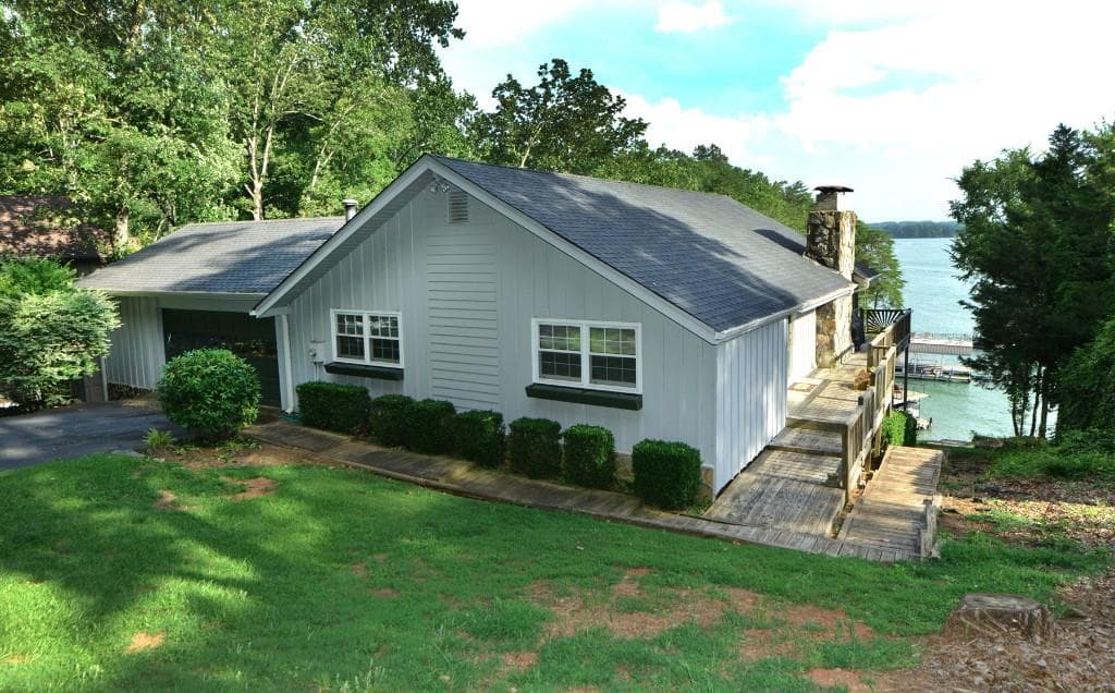 3 bedroom single family residence sold at 5635 CHEROKEE Trace, Cumming, GA 30041