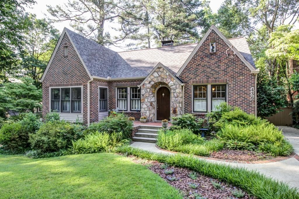 3 bedroom, 2,700 sq ft single family residence sold at 436 Emory Circle, Atlanta, GA 30307