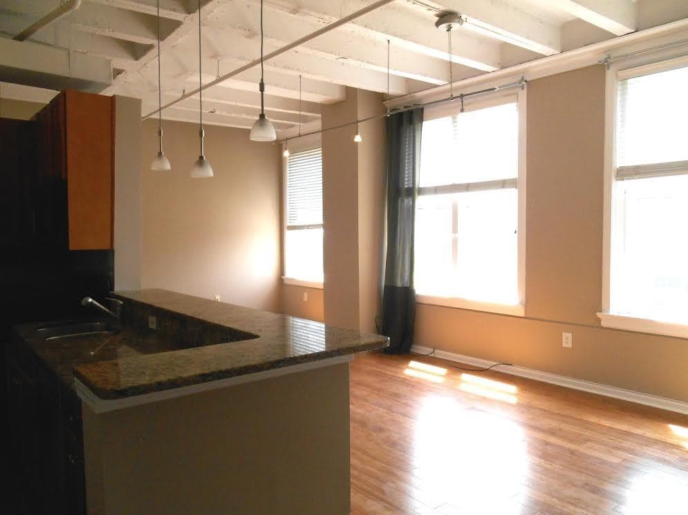 2 bedroom, 1,032 sq ft condominium sold at 32 Peachtree Street 707, Atlanta, GA 30303