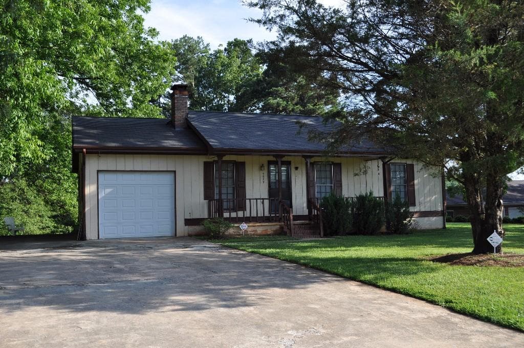 3 bedroom single family residence sold at 4689 E Broad Street, Sugar Hill, GA 30518