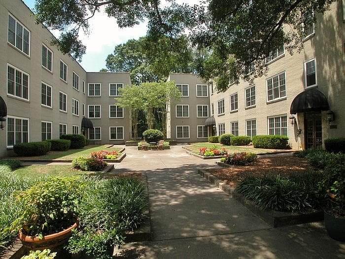 1 bedroom, 756 sq ft condominium sold at 30 Collier Road 9, Atlanta, GA 30309