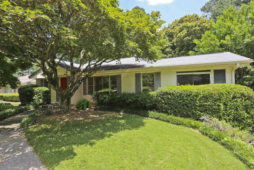 4 bedroom, 1,726 sq ft single family residence sold at 1254 Briar Hills Drive, Atlanta, GA 30306