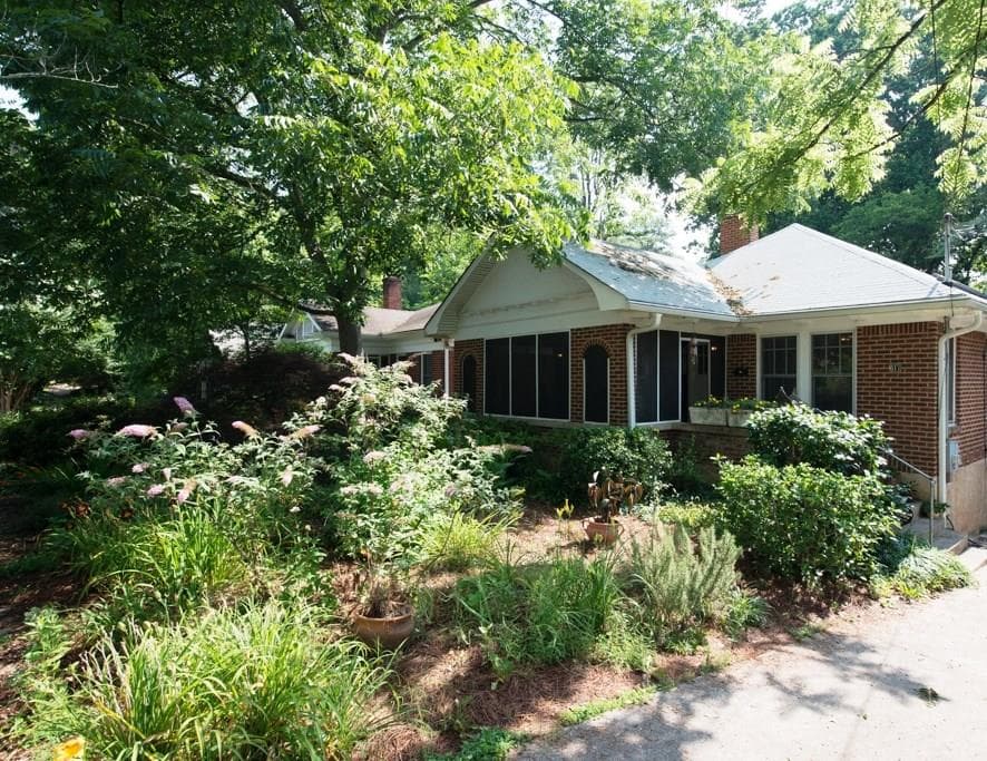 3 bedroom, 1,610 sq ft single family residence sold at 611 Hardendorf Avenue, Atlanta, GA 30307