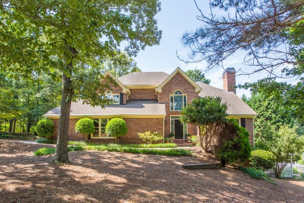 6 bedroom, 5,691 sq ft single family residence sold at 5105 Forest Run Trace, Alpharetta, GA 30022