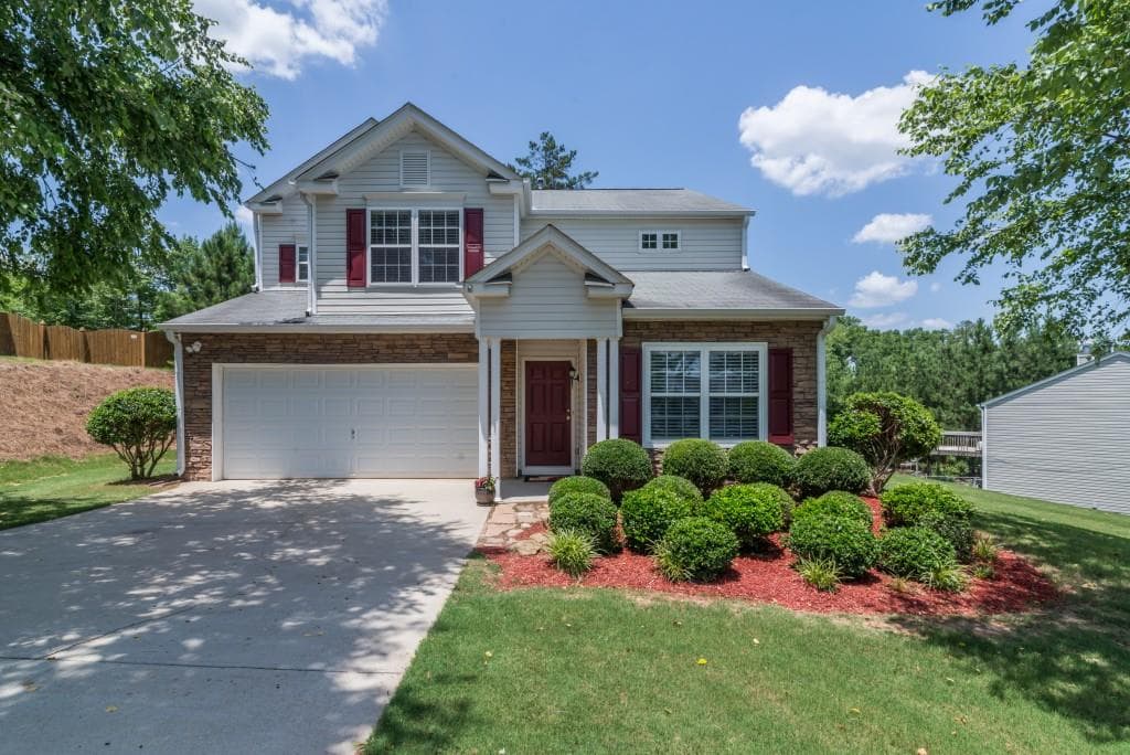 4 bedroom, 2,112 sq ft single family residence sold at 1414 Ivey Pointe Drive, Lawrenceville, GA 30045