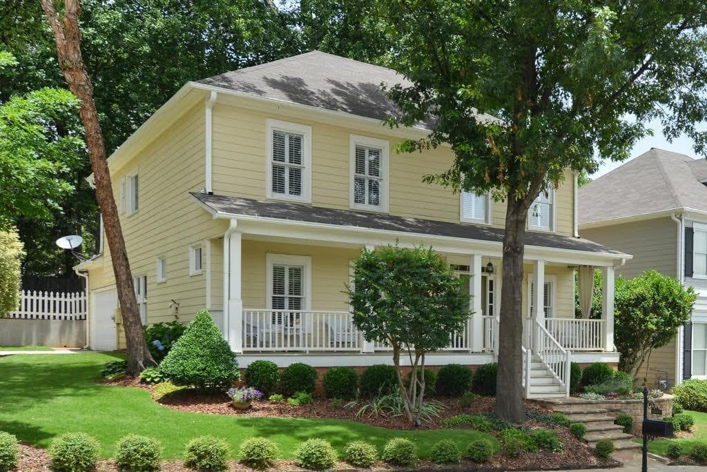 3 bedroom, 2,267 sq ft single family residence sold at 2085 River Way, Atlanta, GA 30318