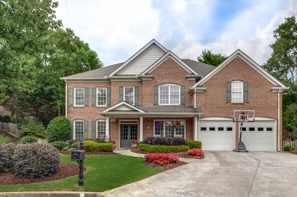 5 bedroom, 4,298 sq ft single family residence sold at 4570 Brigade Court, Roswell, GA 30075