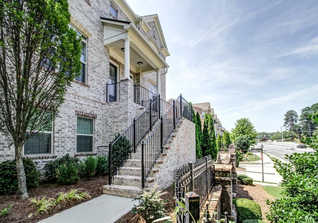 405 Alderwood Street, Sandy Springs, GA 30328 — most recent listing photo