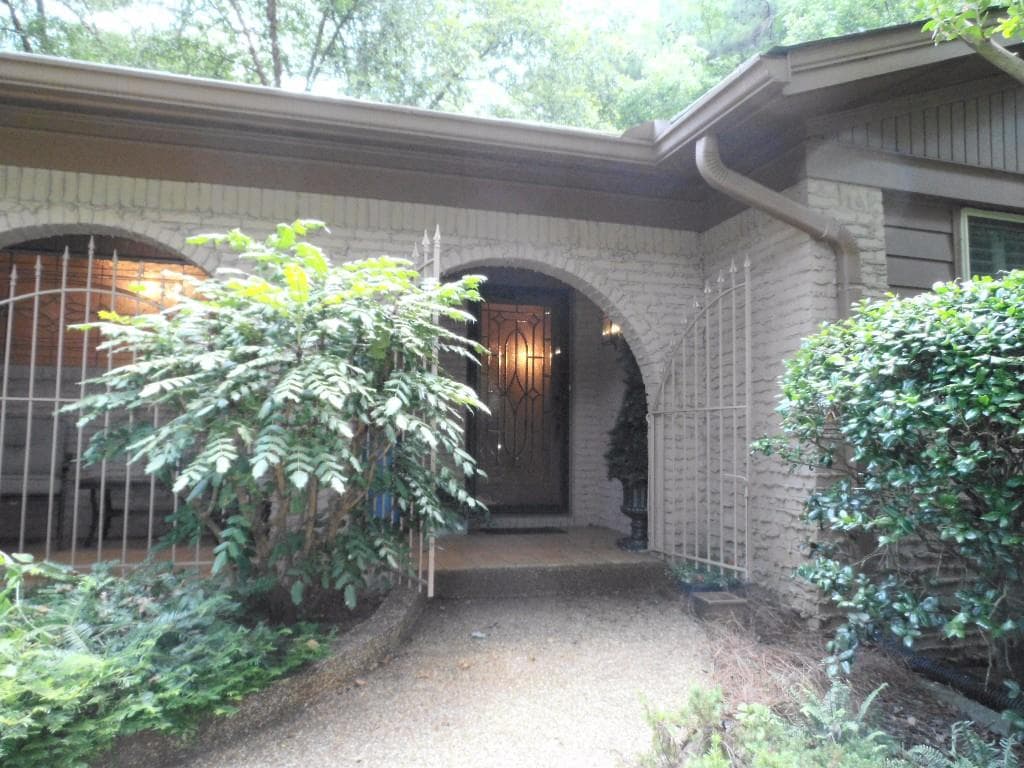 3 bedroom, 2,283 sq ft single family residence sold at 2489 Lauderdale Drive, Atlanta, GA 30345
