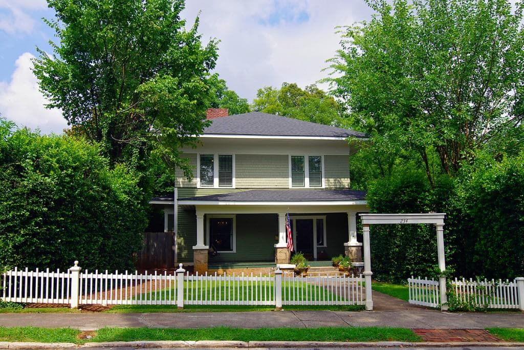 3 bedroom, 2,260 sq ft single family residence sold at 234 Hampton Terrace, Atlanta, GA 30307