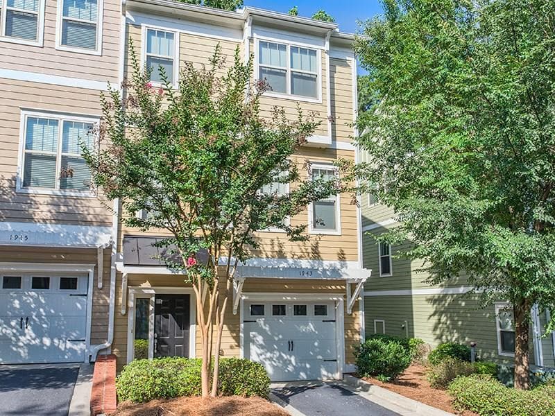 1943 Sterling Oaks Circle 1943, Brookhaven, GA 30319 — most recent listing photo