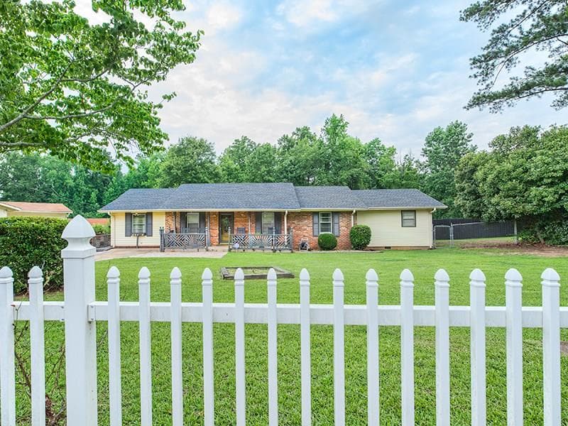 3 bedroom, 2,591 sq ft single family residence sold at 307 Elizabeth Lane, Griffin, GA 30223