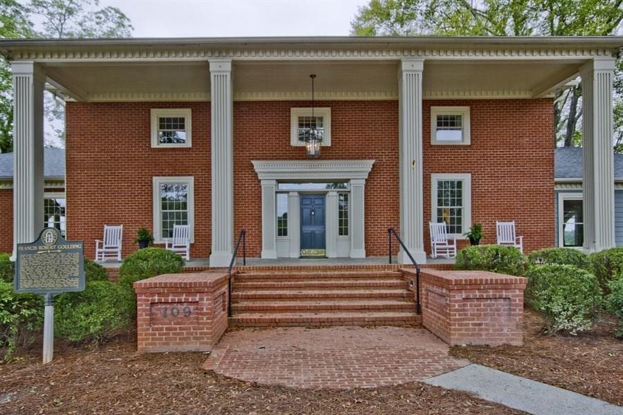 5 bedroom single family residence sold at 109 Goulding Place, Roswell, GA 30075
