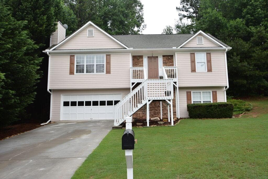 3 bedroom single family residence sold at 2619 Lone Oak Trail, Kennesaw, GA 30144