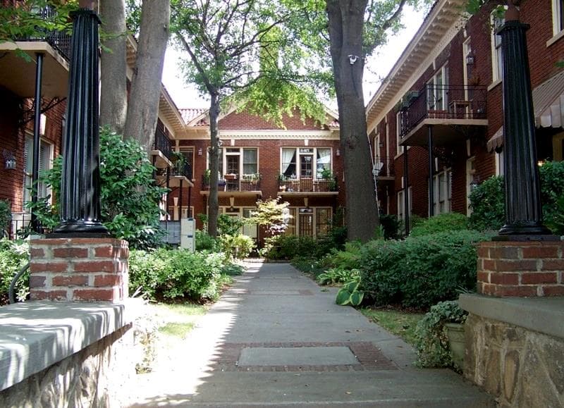 2 bedroom, 1,261 sq ft condominium sold at 1015 Piedmont Avenue B2, Atlanta, GA 30309
