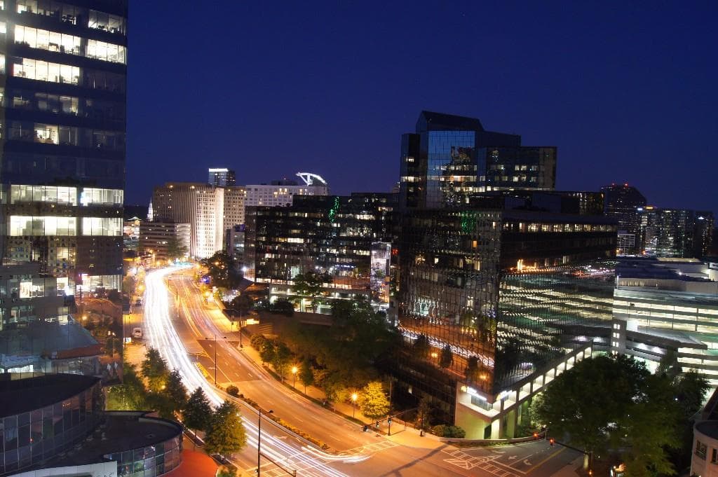 1 bedroom, 655 sq ft condominium sold at 3324 Peachtree Road 1203, Atlanta, GA 30326