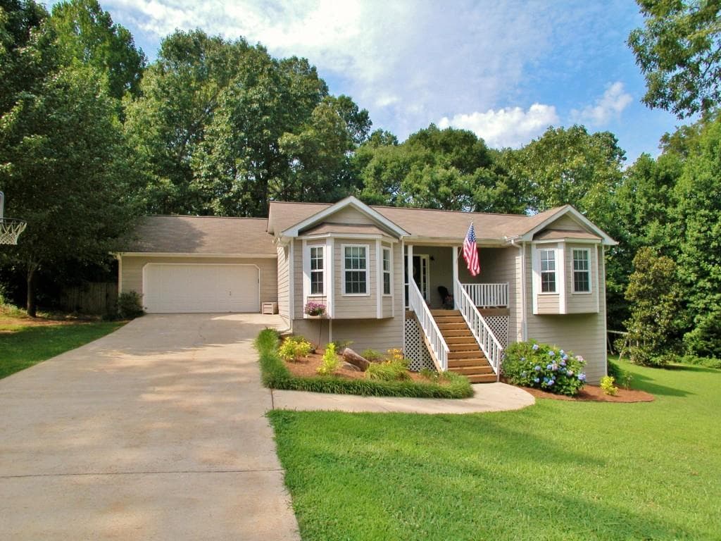 684 Choctaw Ridge, Winder, GA 30680 — most recent listing photo