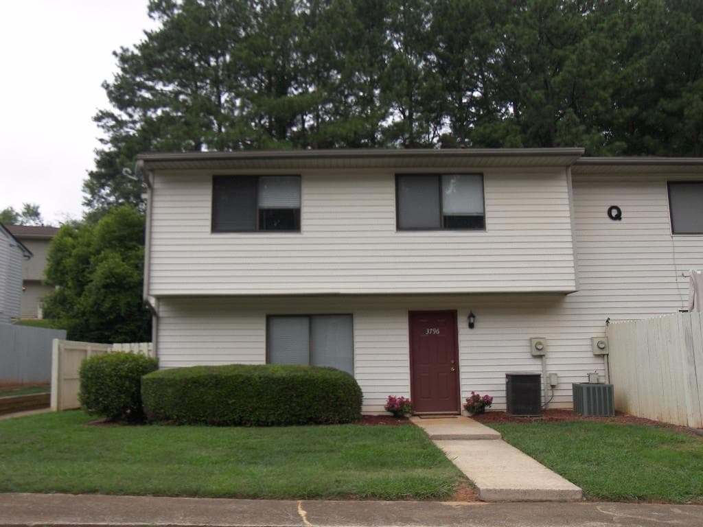 2 bedroom, 1,216 sq ft townhouse sold at 3796 Mulkey Circle, Marietta, GA 30008