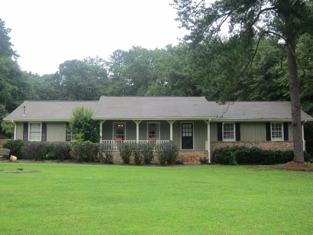 3 bedroom, 1,762 sq ft single family residence sold at 2618 Hickory Trail, Snellville, GA 30078