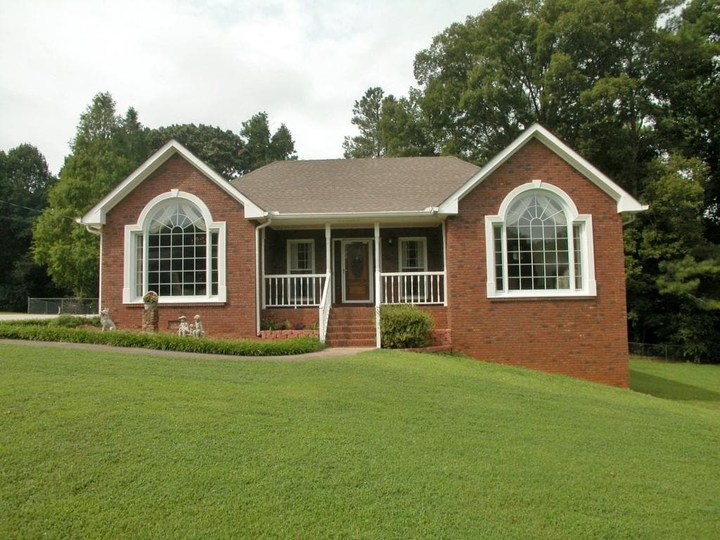4 bedroom, 2,736 sq ft single family residence sold at 535 Tom Smith Road, Lilburn, GA 30047