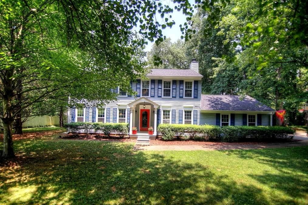 4 bedroom, 2,924 sq ft single family residence sold at 384 Lamplighter Lane, Marietta, GA 30067