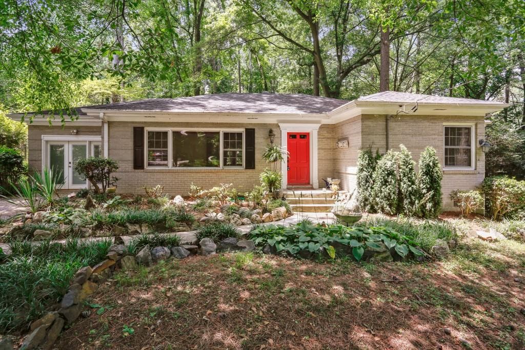 3 bedroom, 1,633 sq ft single family residence sold at 1373 Lavista Road, Atlanta, GA 30324