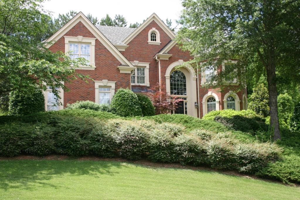 5 bedroom, 4,636 sq ft single family residence sold at 2285 Blackheath Trace, Alpharetta, GA 30005