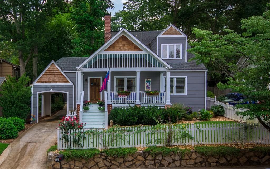 4 bedroom, 2,107 sq ft single family residence sold at 441 Leonardo Avenue, Atlanta, GA 30307