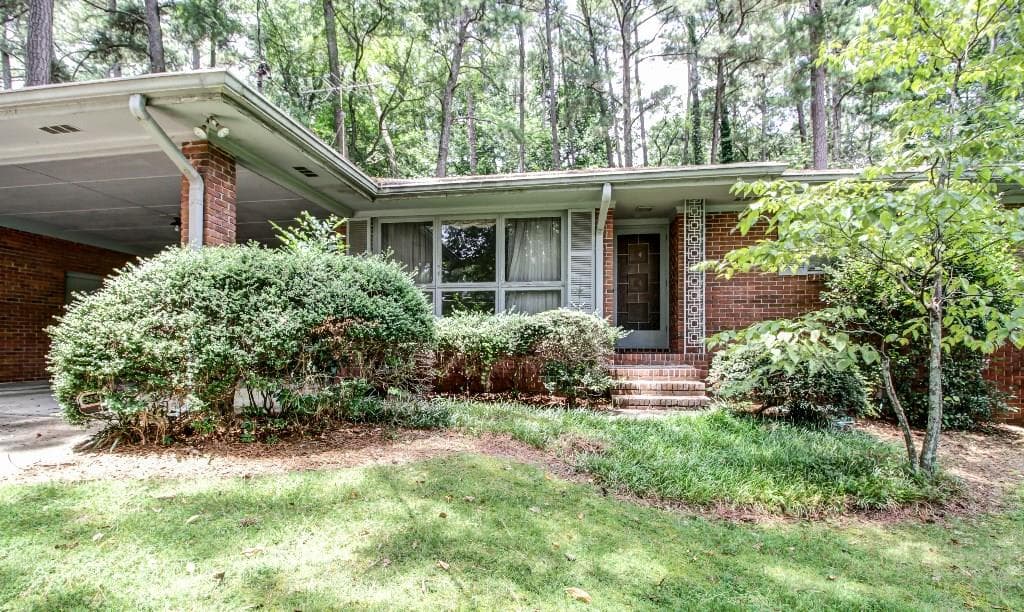 1704 Dunwoody Trail, Brookhaven, GA 30324 — most recent listing photo