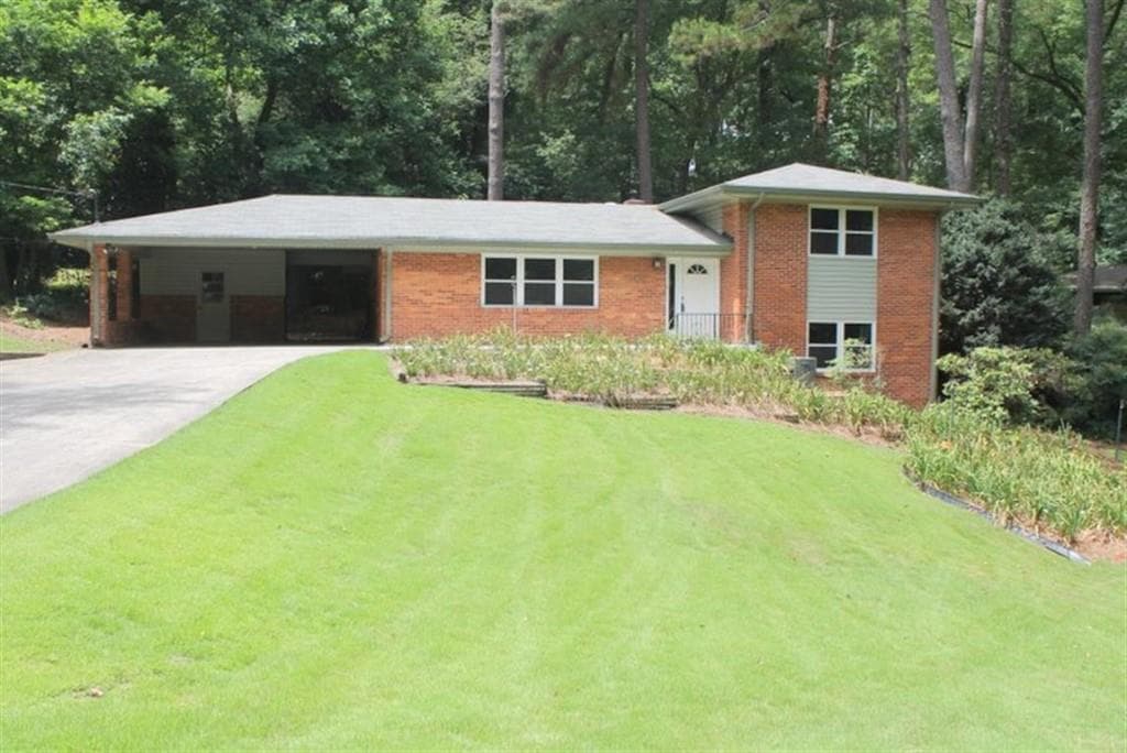 4 bedroom, 2,043 sq ft single family residence sold at 2424 Briarmoor Road, Atlanta, GA 30345
