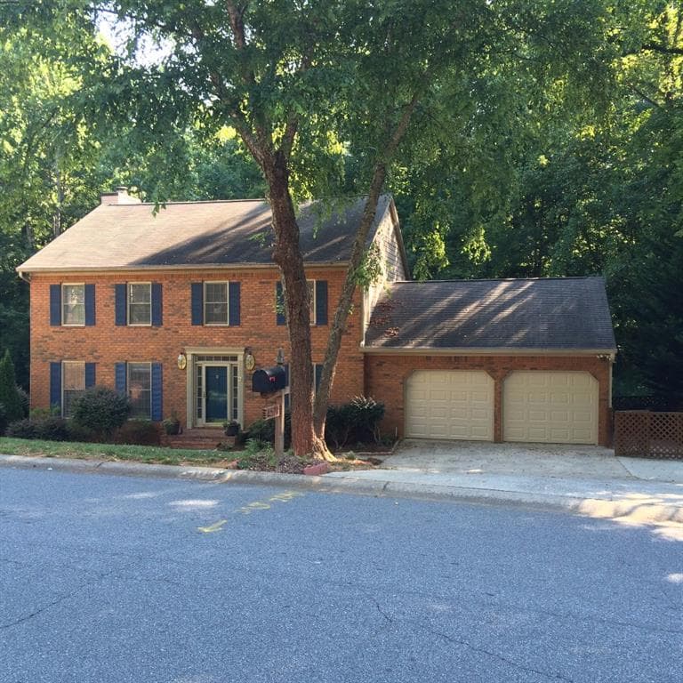 4570 Blakedale Road, Roswell, GA 30075 — most recent listing photo