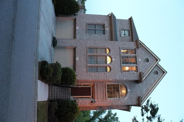 7355 Village Creek Trace, Sandy Springs, GA 30328 — most recent listing photo