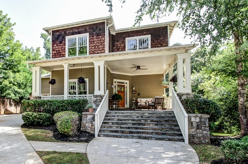 4 bedroom, 4,314 sq ft single family residence sold at 2547 Lakeview East Court, Atlanta, GA 30316