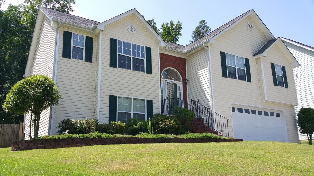 5 bedroom, 2,500 sq ft single family residence sold at 193 Adams Lake Drive, Lawrenceville, GA 30046