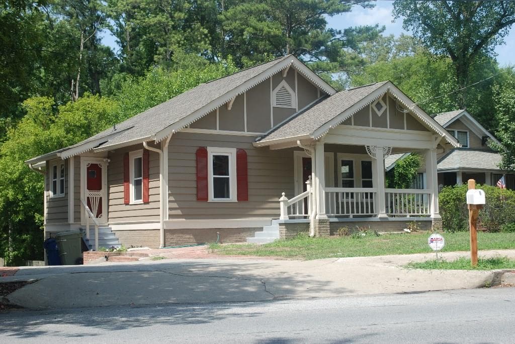 3 bedroom, 1,028 sq ft single family residence sold at 80 Peachtree Hills Avenue, Atlanta, GA 30305