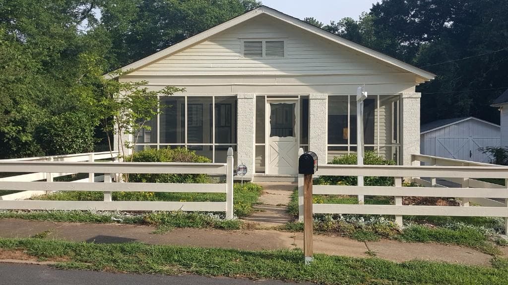 1818 Thompson Avenue, East Point, GA 30344 — most recent listing photo