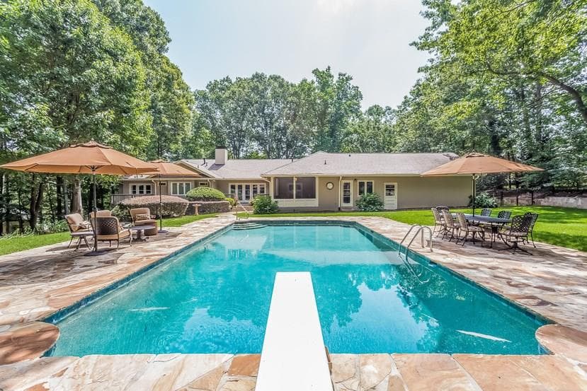 4 bedroom, 4,538 sq ft single family residence sold at 580 Valley Hall Drive, Atlanta, GA 30350