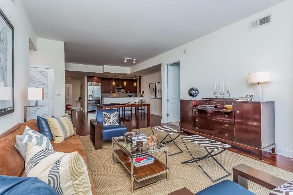 2 bedroom, 1,744 sq ft condominium sold at 270 17th Street 804, Atlanta, GA 30308