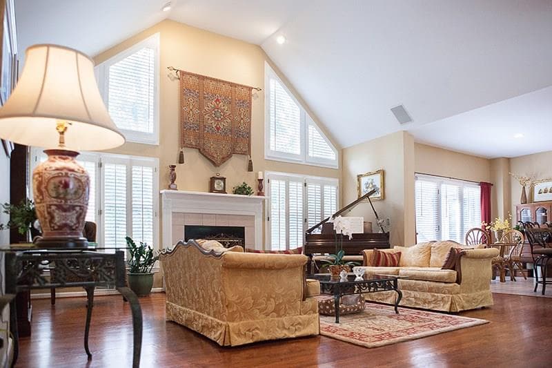 6 bedroom, 3,878 sq ft single family residence sold at 1100 Cedar Knoll Drive, Roswell, GA 30076