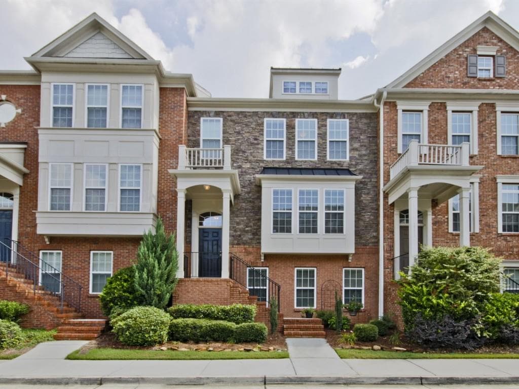 3 bedroom, 2,352 sq ft townhouse sold at 2769 Loftview Square 2769, Atlanta, GA 30339